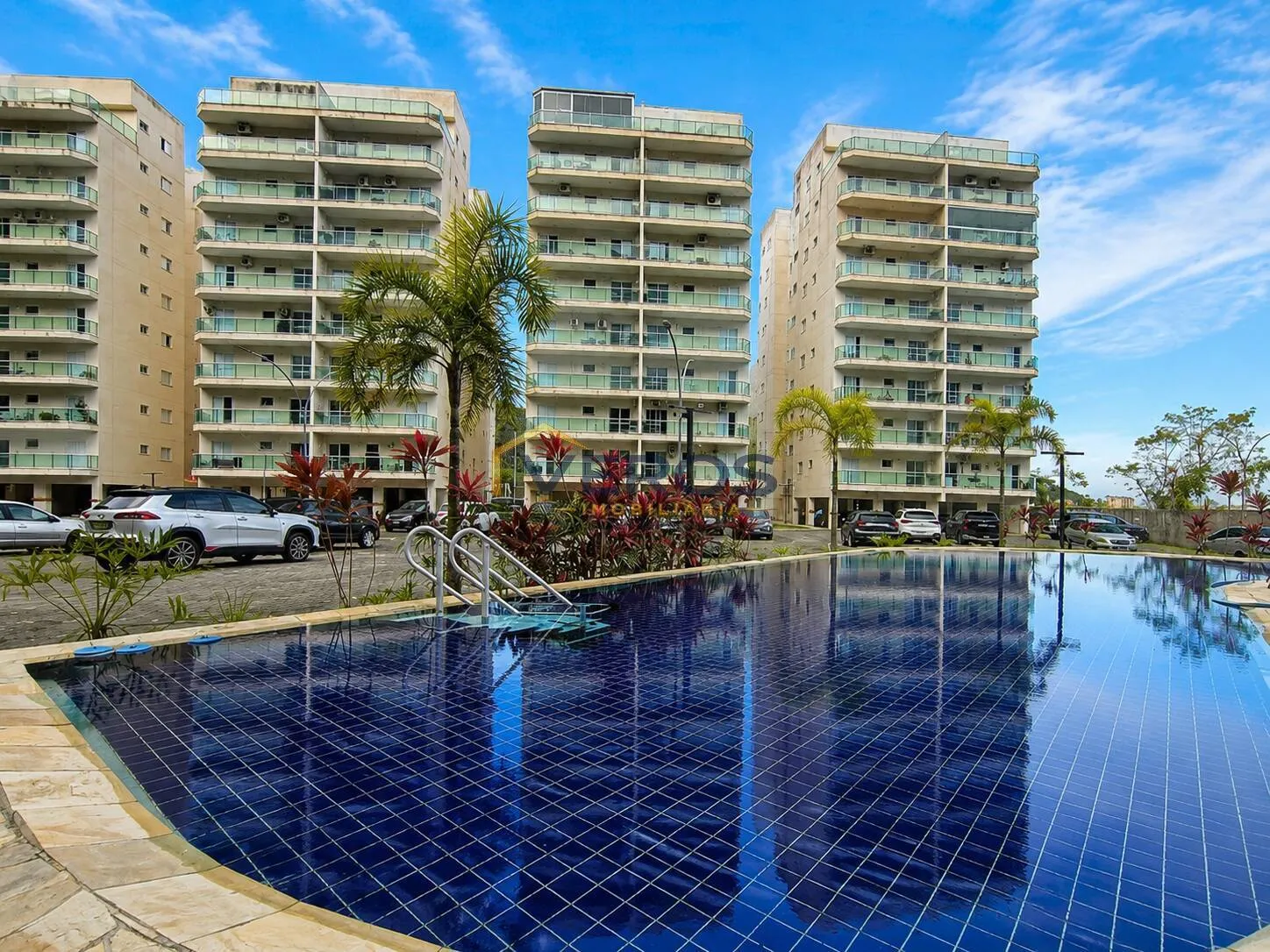 Imagem Apartamento para alugar no Ed Talhamar em Caraguatatuba - Piscina