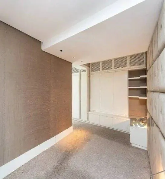 Imagem Excelente casa de 220m² com 3 dormitórios no bairro Tristeza.