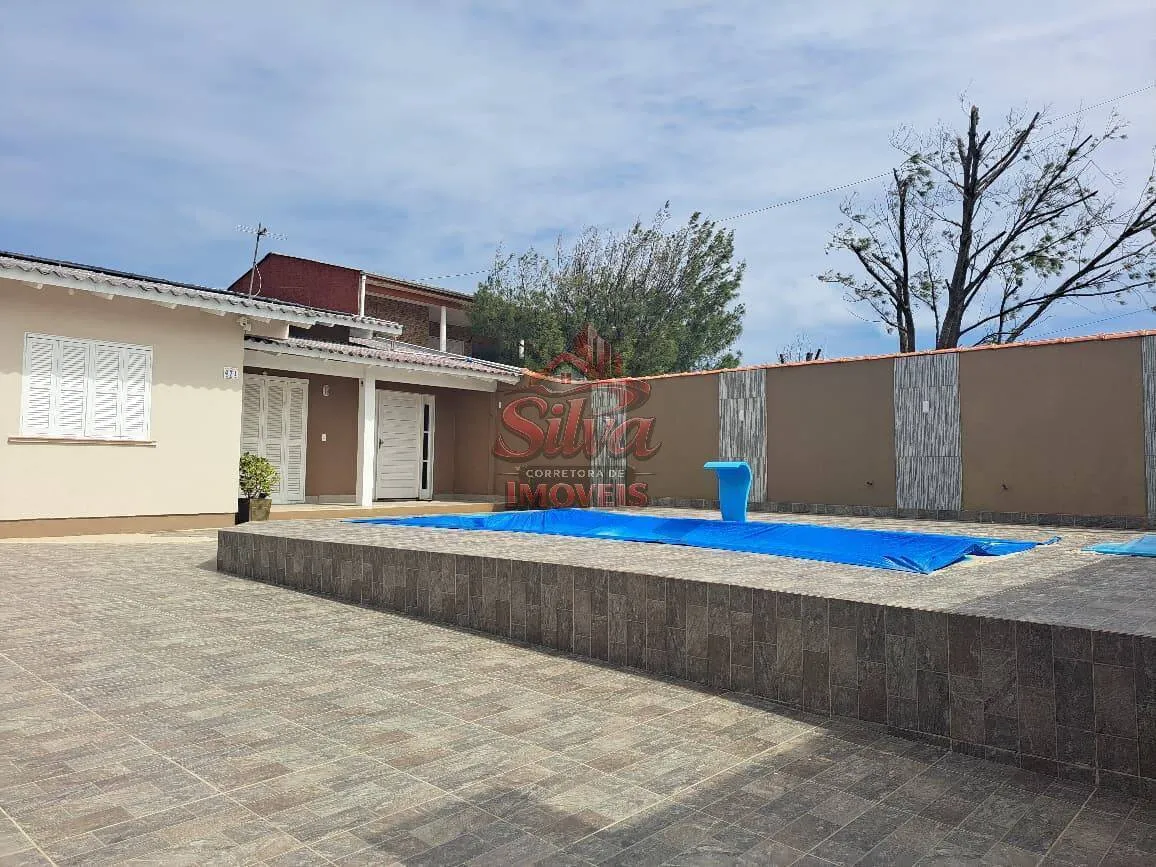 Imagem C127 |Casa 4 dormitórios com piscina aquecida a 30m do mar