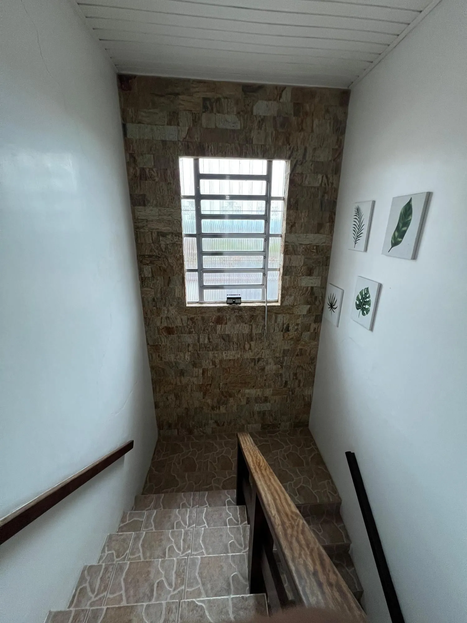 Imagem Casa Residencial Semimobiliada com 2 Suítes e Piscina em Viamão, RS