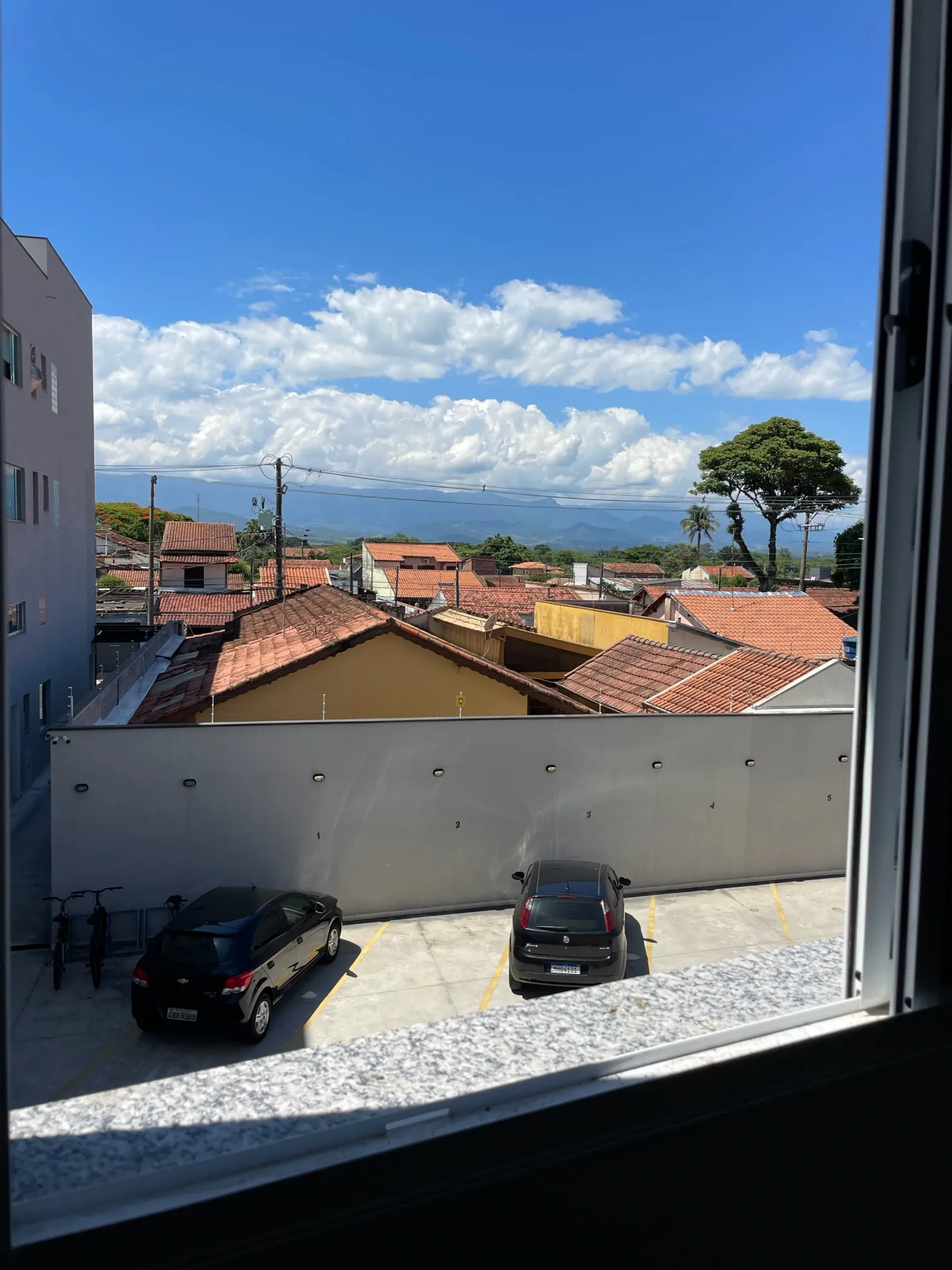 Imagem Apartamento dois dormitórios com suíte e sacada e ótima localização à venda, Bosque da Princesa, Pindamonhangaba, SP