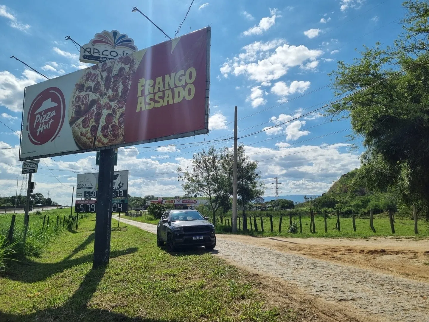 Imagem Terreno Estratégico de 3.300m² com Barracão, Escritório e 3 Acessos Rodoviários para Locação em Área Nobre de Aparecida