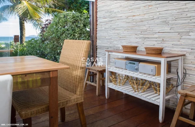 Imagem Casa Frente Mar para Temporada em Armação dos Búzios / RJ no bairro Geribá