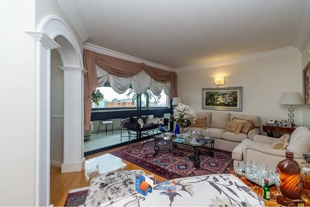 Foto do imóvel Apartamento à venda 4 Quartos 4 Suites 3 Vagas 198M² Moema São Paulo - SP em Avenida Rouxinol