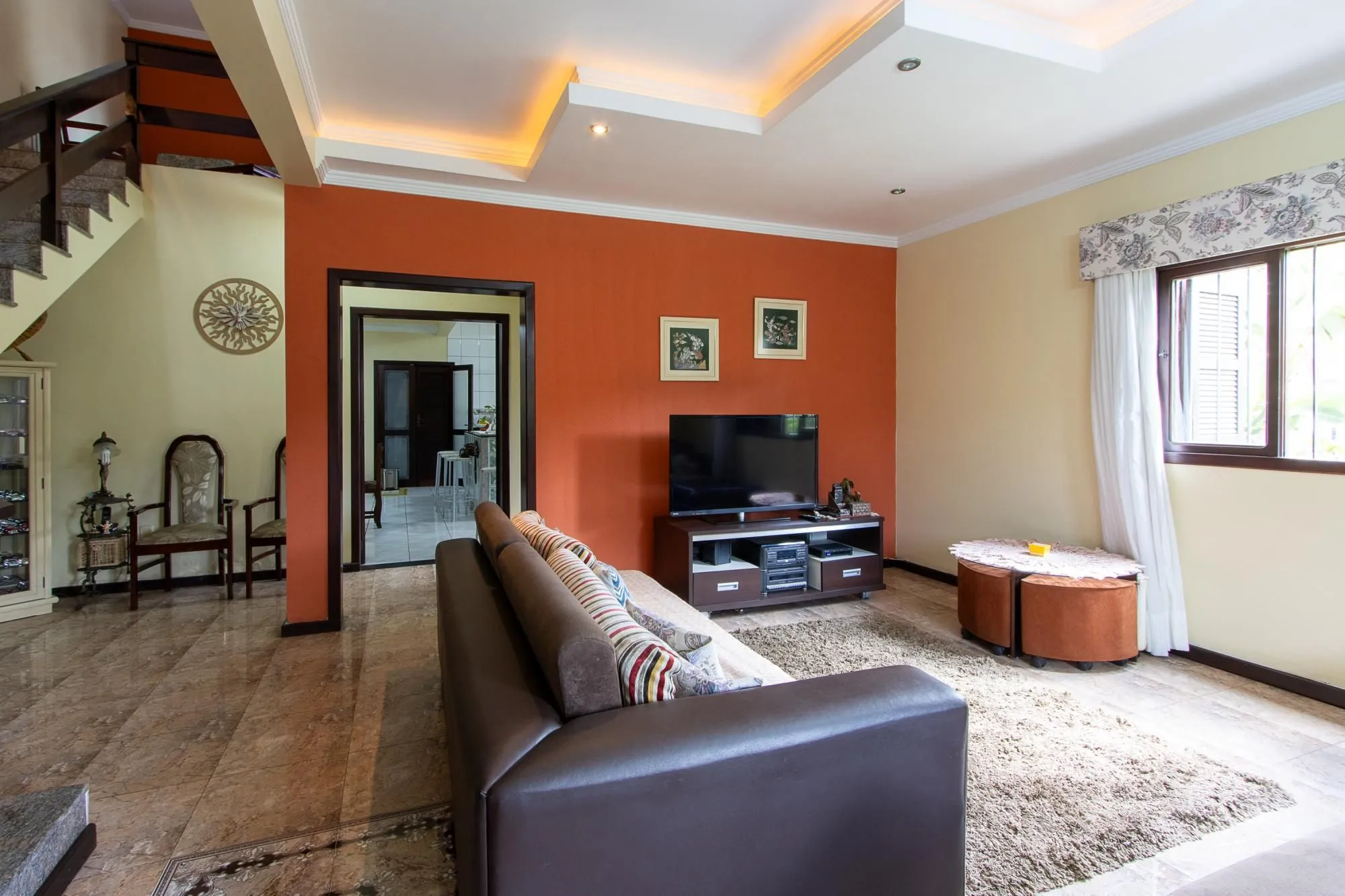 Imagem Casa Residencial ou Comercial, com 3 quartos (1 suite), 229m² privativos - Bairro Tristeza