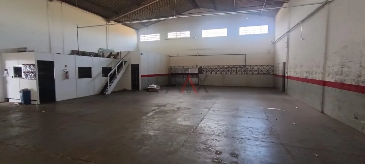 Imagem Barracão, Área Comercial para Locação às Margens da BR com 2.700m