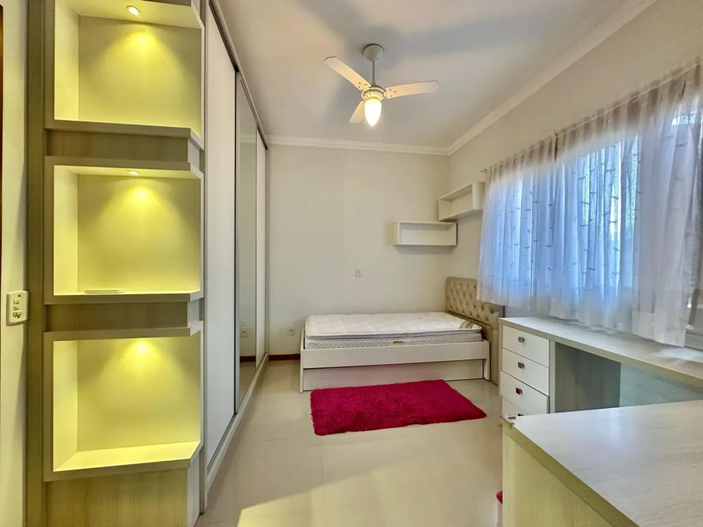 Imagem Casa 3 Dormitórios - Bairro xangri-la