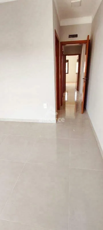 Imagem Casa à venda - 3 Dormitórios I 1 suíte I 180m² I Vaga de garagem - em Potecas, São José/SC
