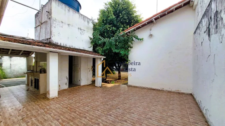 Imagem Casa com 4 dormitórios à venda - Centro - Cachoeira Paulista/SP