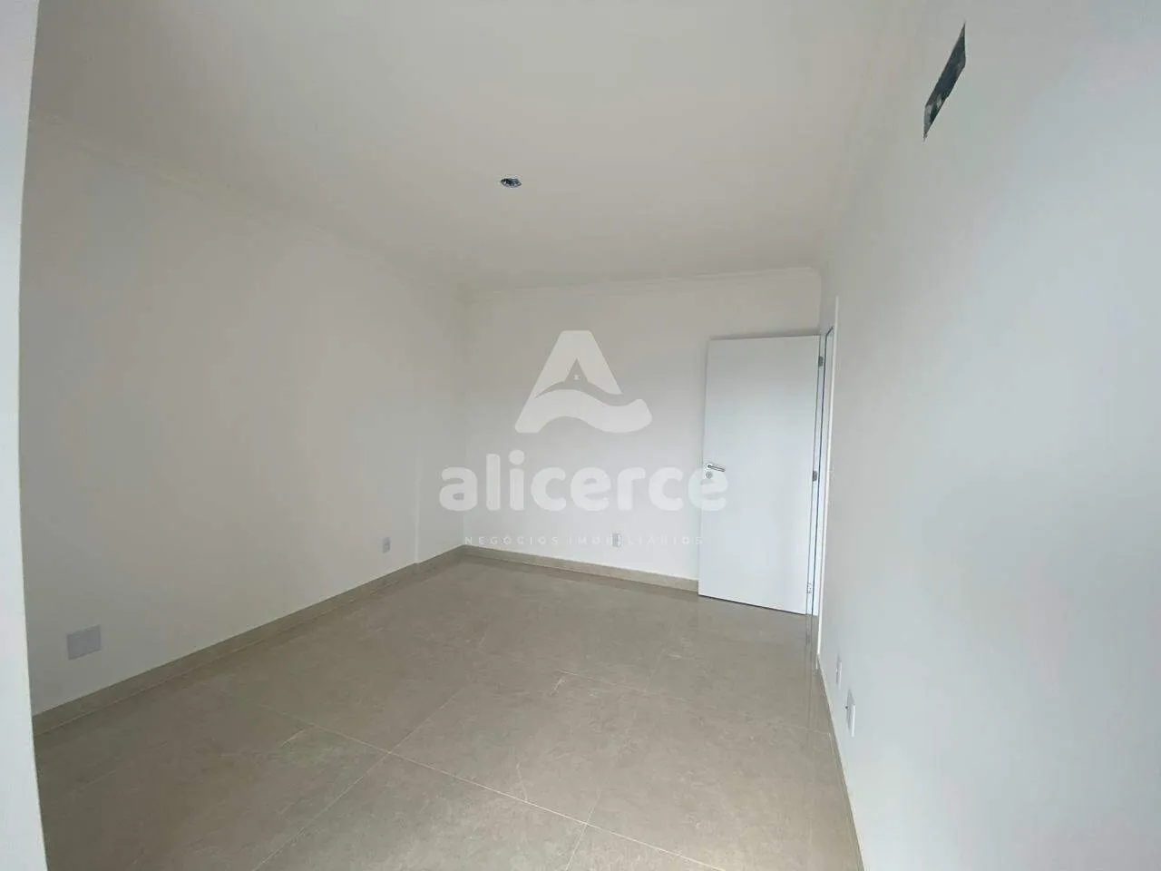 Imagem Excelente apartamento, com 92,38 m² de área privativa, ambientes amplos e uma combinação perfeita entre conforto, praticide e Vista mar.