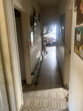 Imagem Casa Sobreposta Alta com Edícula em Santos,145m², 3 Vagas de Garagem e no bairro do Boqueirão