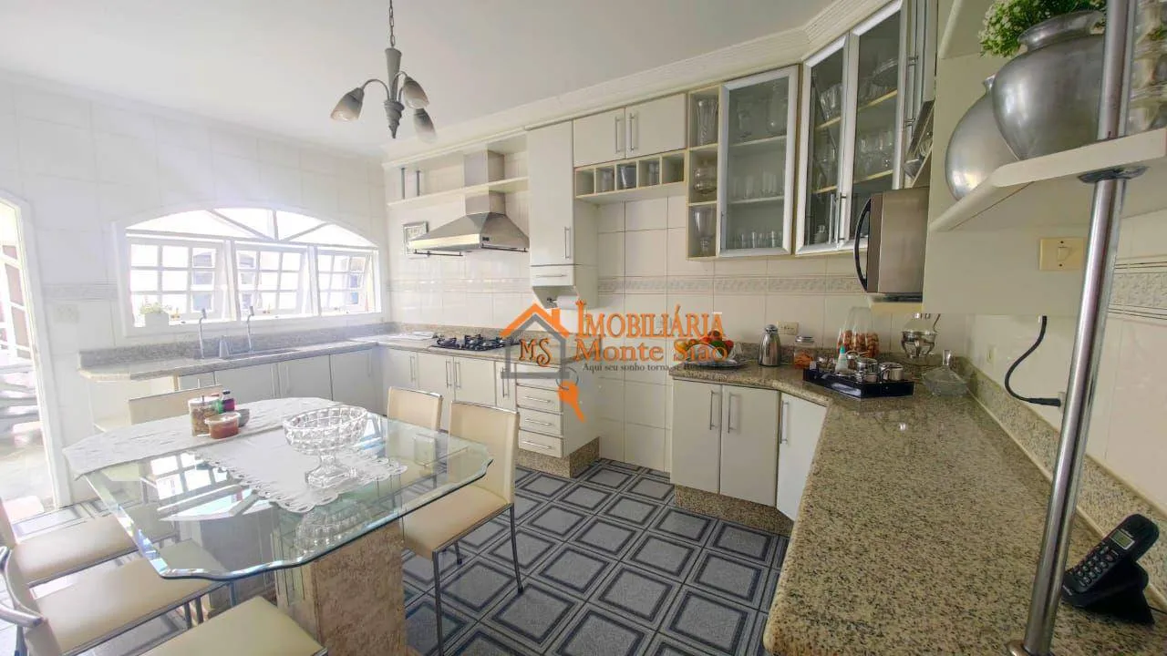 Imagem Sobrado com 3 dormitórios à venda, 307 m² por R$ 1.800.000,00 - Jardim Santa Mena - Guarulhos/SP