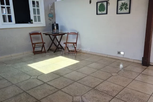 Imagem Casa Linear Reformada e mobiliada 2 Quartos à Venda - 109m²