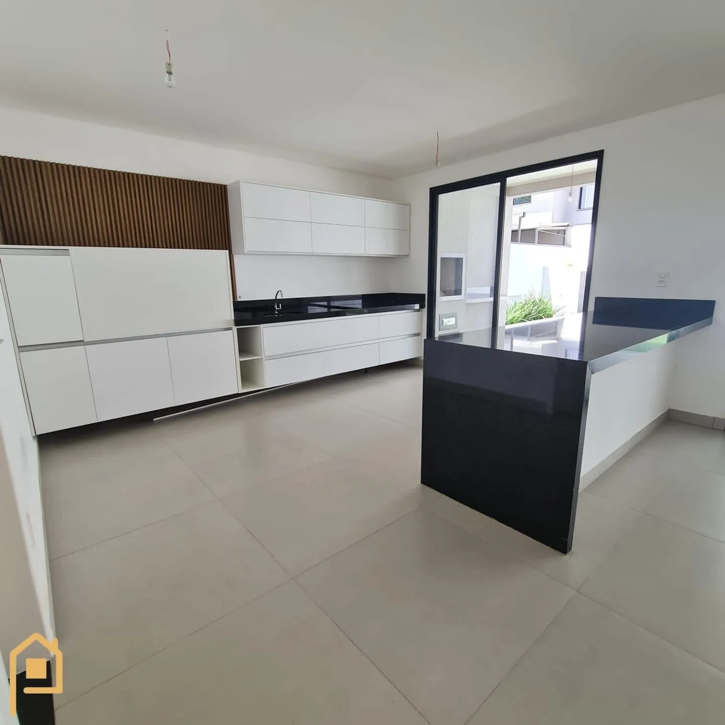 Imagem Casa à venda 3 Quartos, 3 Suites, 2 Vagas, 330M², Taubaté Village, Taubaté - SP | Condominio Taubaté Village