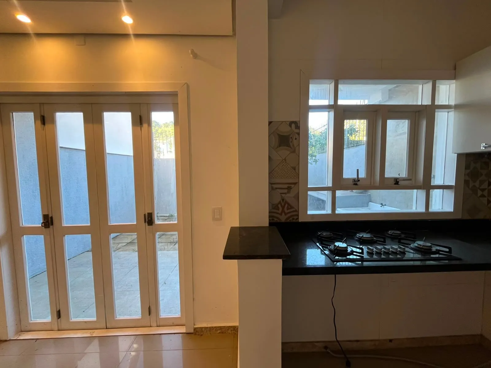 Imagem casa a venda no caminho do sol de 3 quartos