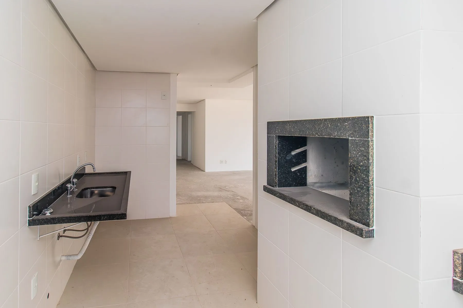 Imagem APARTAMENTO COBERTURA - 2 DORMS - 2 VAGAS - 166,21 m² - TRISTEZA