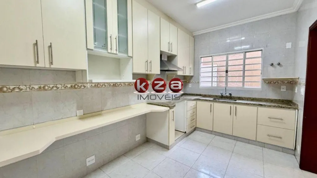 Imagem Oportunidade única: Casa à venda em Valinhos-SP, Jardim Santa Helena, 3 quartos, 1 suíte, 1 sala, 3 banheiros, 2 vagas de garagem, 172m².
