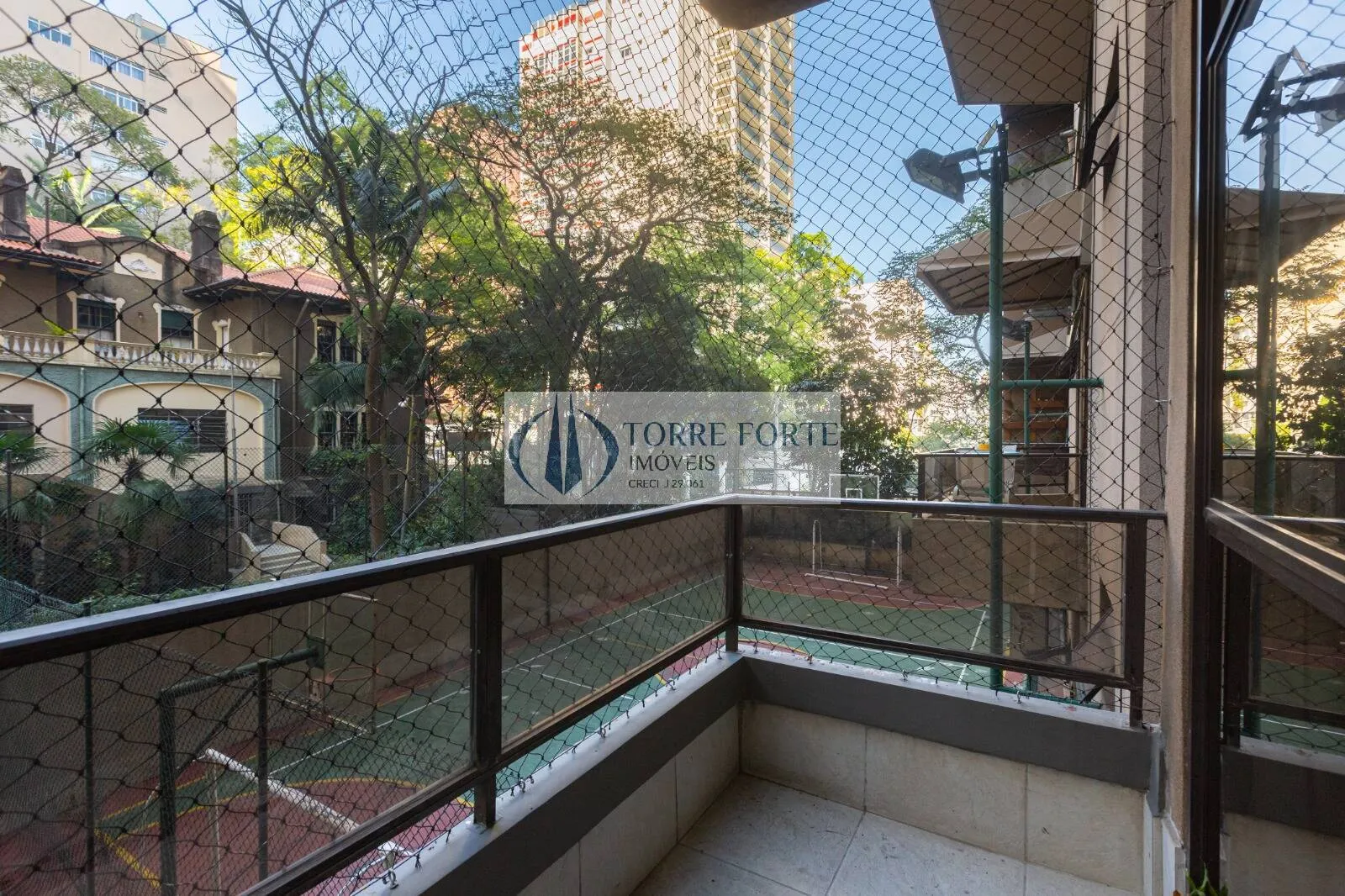 Imagem Loft com pé direito superior a 5 metros, 53 m², 1 suíte no mezanino