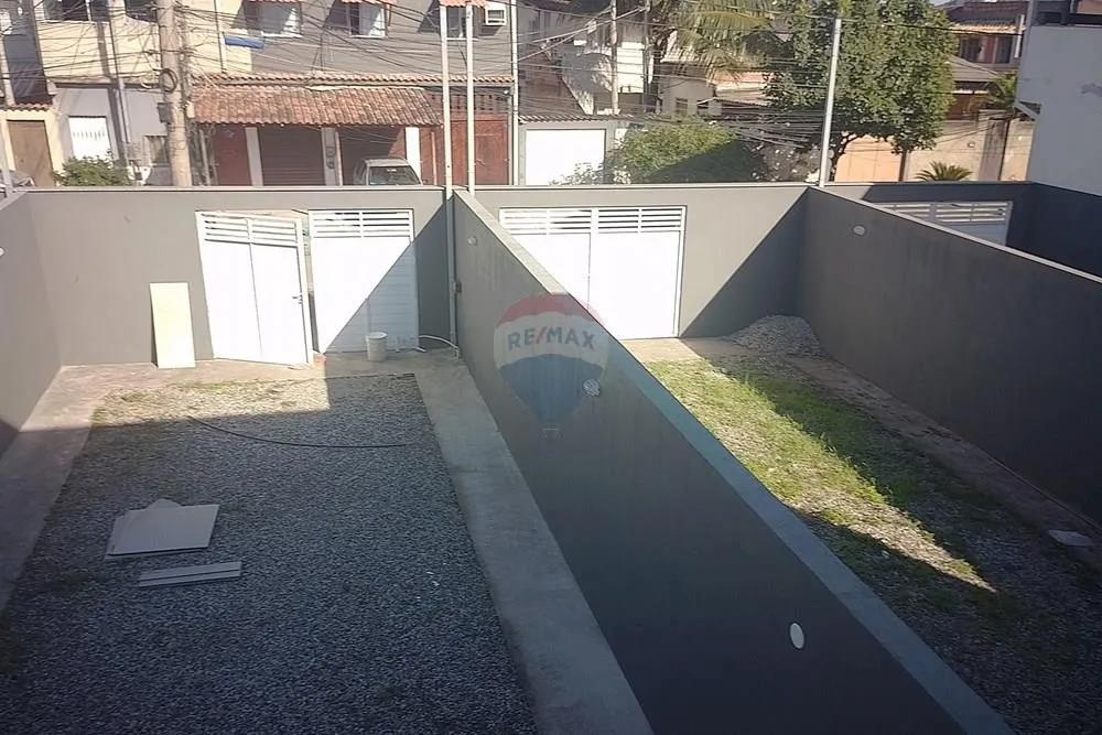 Imagem Casa com 3 quartos para alugar em Pedra de Guaratiba