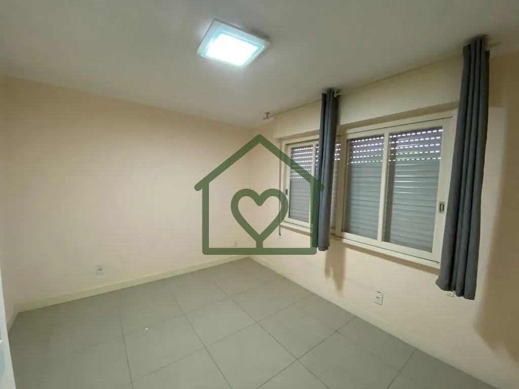 Imagem Casa no bairro Chácara das Pedras com 4 dormitórios, sendo duas suítes, escritório, banheiro soc...