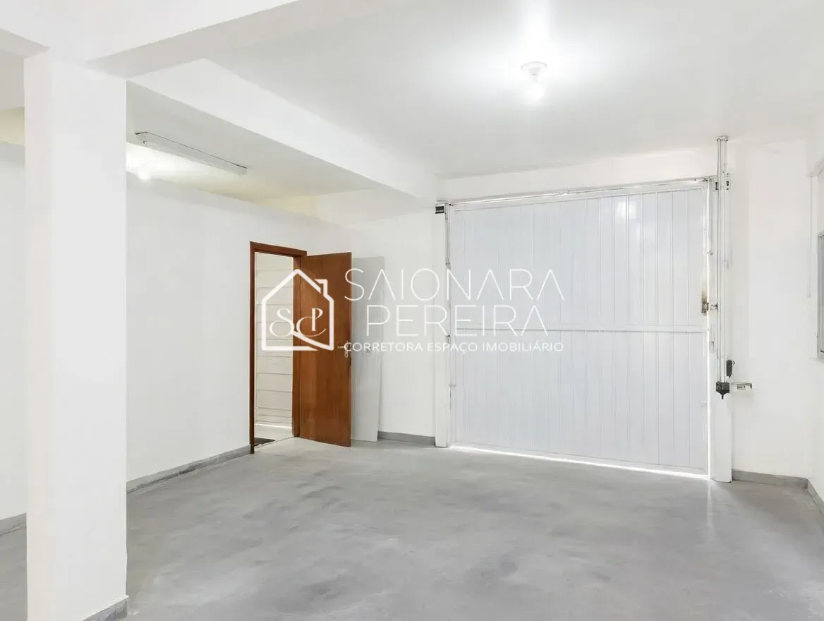 Imagem CASA RESIDENCIAL E COMERCIAL COM GALPÃO OTIMO PARA ESTACIONAMENTO, MORAR E TER SEU NEGOCIO NO MEMSO