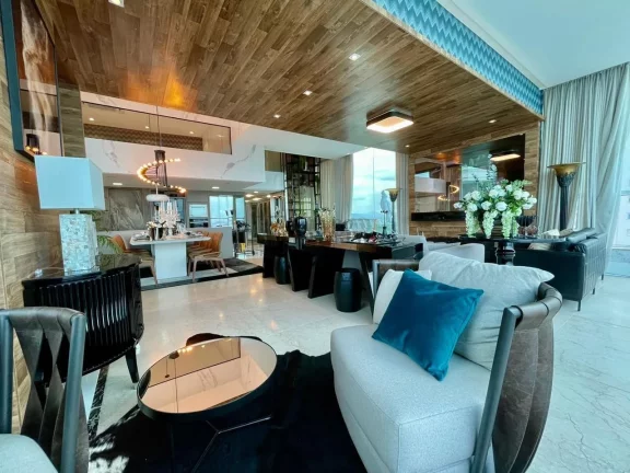 Imagem Belíssimo Triplex frente mar, mobiliado e decorado em Balneário Camboriú.