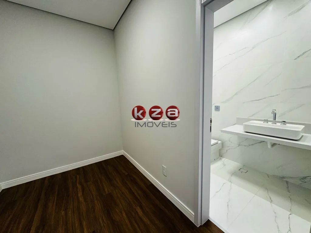 Imagem Casa de luxo em Condomínio Zurich Dorf: 3 quartos, 3 suítes, 2 salas, 5 banheiros, 4 vagas, 230m² em Valinhos-SP