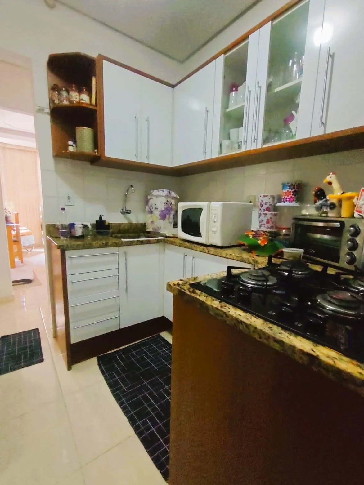 Imagem Apartamento 2 dormitórios semimobiliado próximo do Colégio Rosário