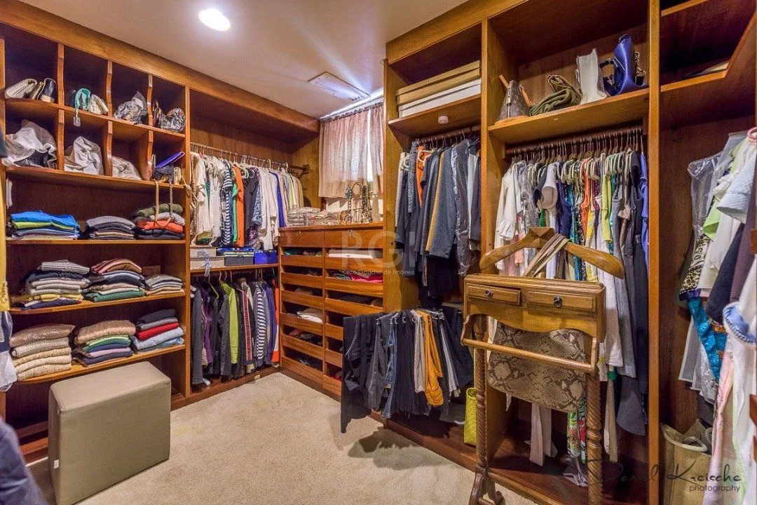 Imagem Casa para Venda - 418m², 5 dormitórios, sendo 1 suites, 6 vagas - Tristeza