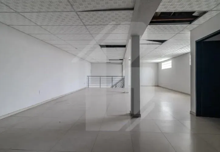 Imagem MÁFFER IMÓVEIS ALUGA - AMPLO PRÉDIO COMERCIAL COM 2 PAVIMENTOS Bairro Floresta - Porto Alegre Excelente prédio comercial, próximo ao shopping Total