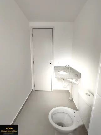 Imagem Apartamento ( Studio) com 1 Dormitório na Vila Romana, Novo, Vista Livre. Banheiro com Janela