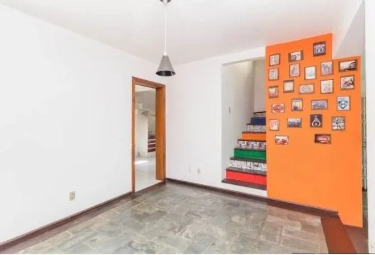 Imagem Casa/sobrado de 4 dormitórios I 1 suíte I 4 vagas I Altos Do Ipê