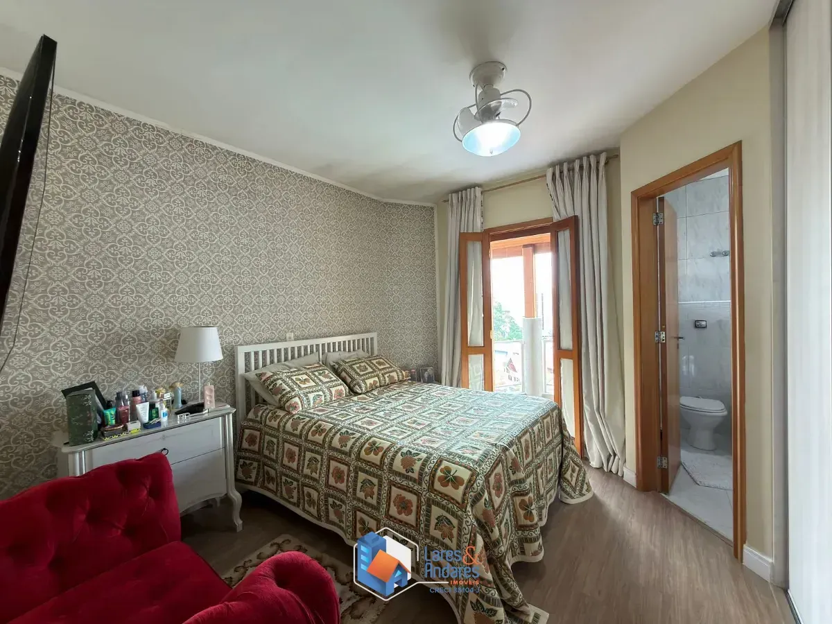 Imagem Sobrado para venda em Jardim Paraíso com 4 quartos, sendo 2 suítes, 230m²