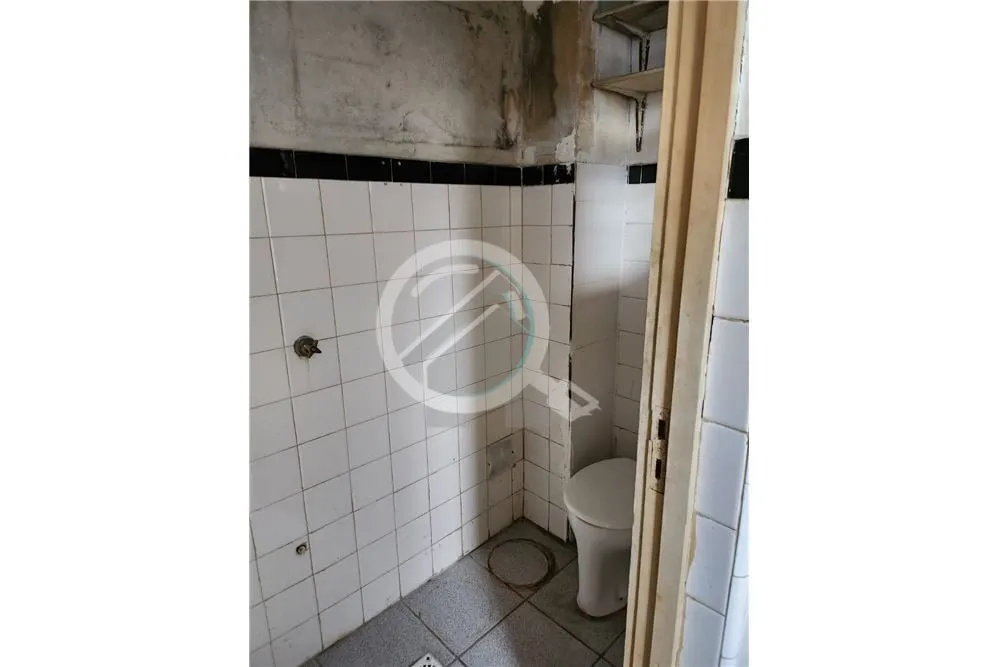 Imagem Dependência de empregada, uma sala ideal para receber família e amigos, uma espaçosa cozinha, est...