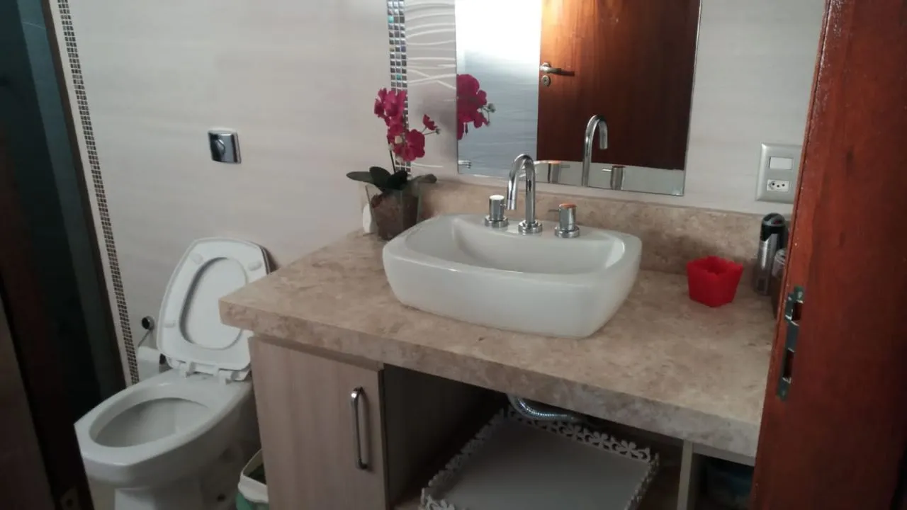 Imagem Casa de Condomínio com 4 Quartos à venda - Jardim Residencial Martinez