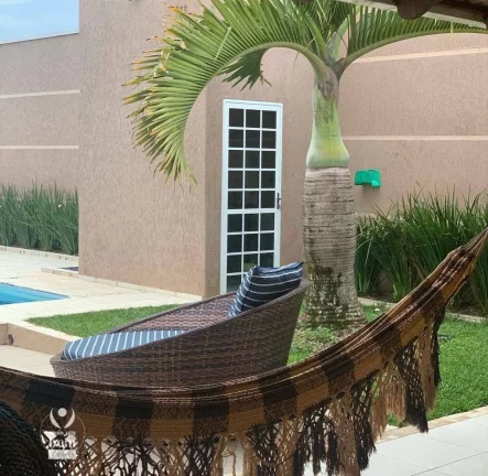 Imagem Casa 480m² com espaço gourmet e piscina, 7 quartos, 5 vagas de garagem à venda por R$ 2.500.000 - Piçarras - Guaratuba/PR