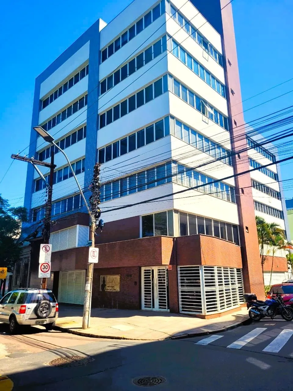 Imagem Ótima sala comercial com 1 vaga próximo a OAB