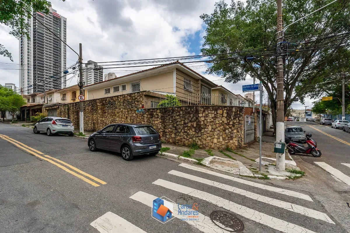 Foto do imóvel Sobrado para venda em Vila Firmiano Pinto com 3 quartos, sendo 1 suíte, 240m² em Rua Breno Ferraz do Amaral