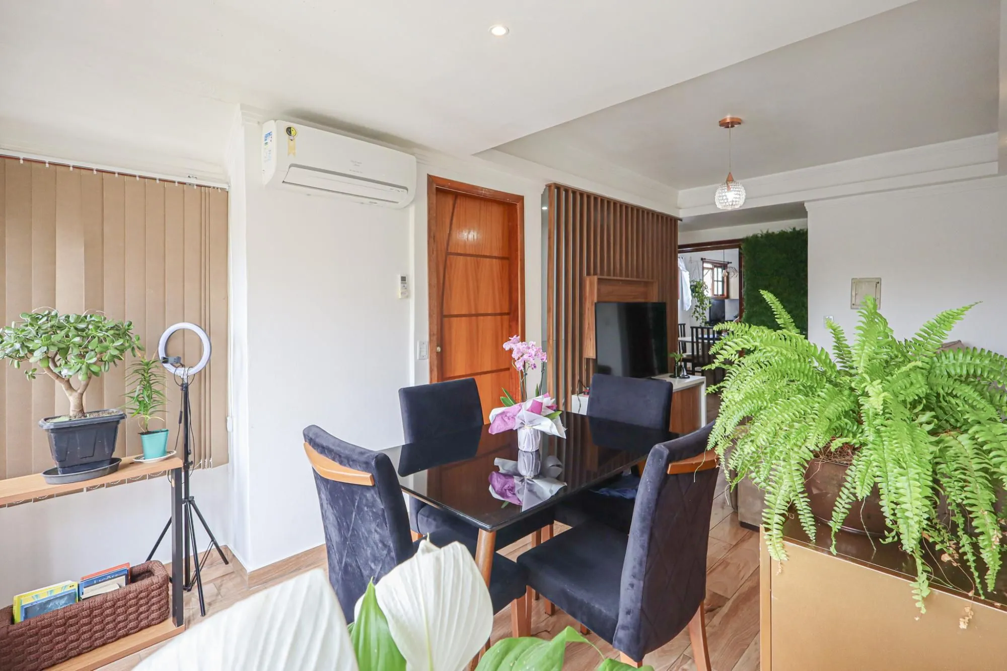 Imagem Casa semi mobiliada, 4 dormitórios no Bairro Jardim Sabará