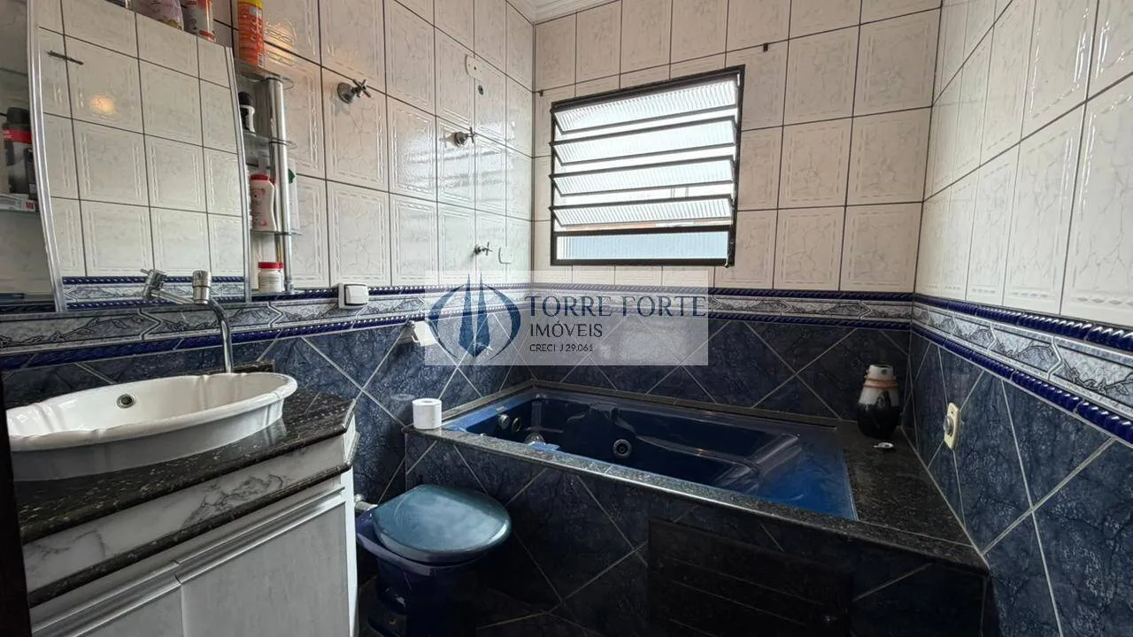 Imagem Linda casa, estilo sobrado, com 4 dormitórios e 4 vagas na Vila Alpina