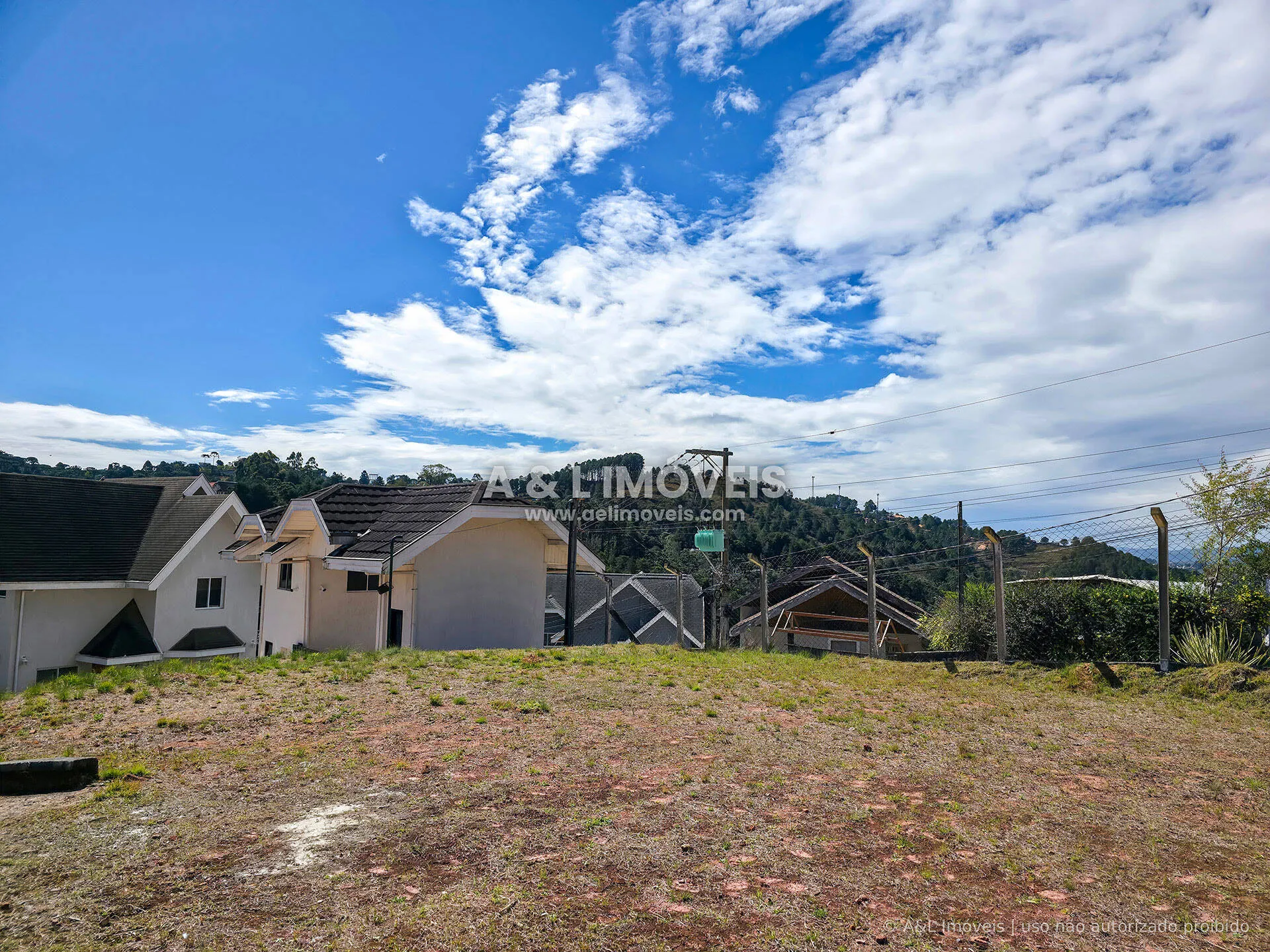 Imagem Terreno à venda em Campos do Jordão | 325,45 m² | Villagio D'Imbiry