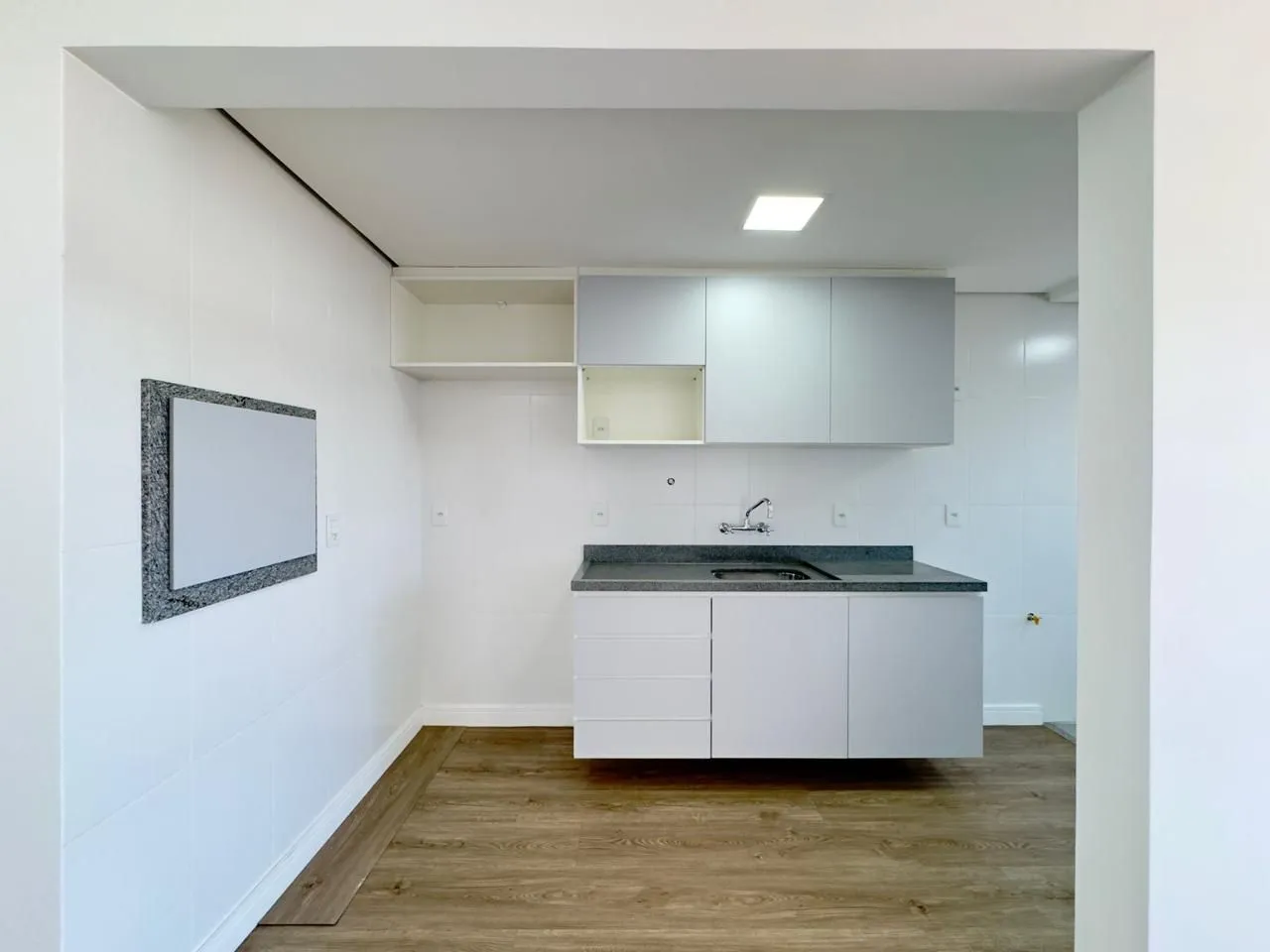 Imagem Apartamento à venda em Porto Alegre, Vila Ipiranga, com 2 quartos, 68m2