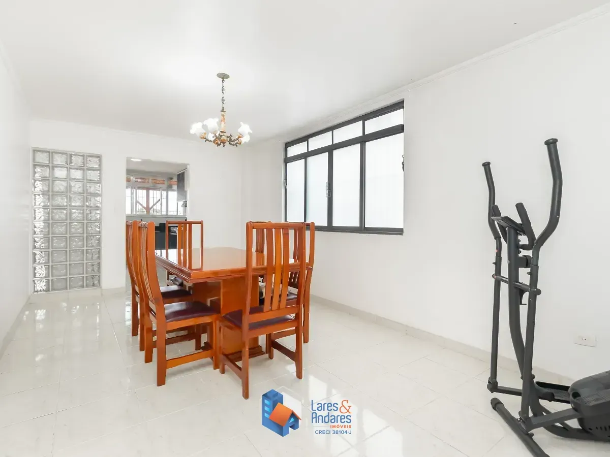 Imagem Casa para venda em Vila Santa Maria com 3 quartos, sendo 1 suíte, 210m²