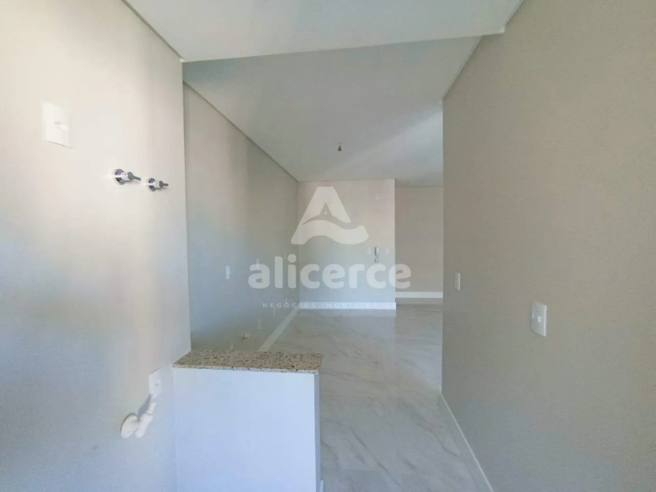 Imagem Apartamento elegânte e Confortável 89m2-2 Suítes, Sol da Tarde e Localização Privilegiada