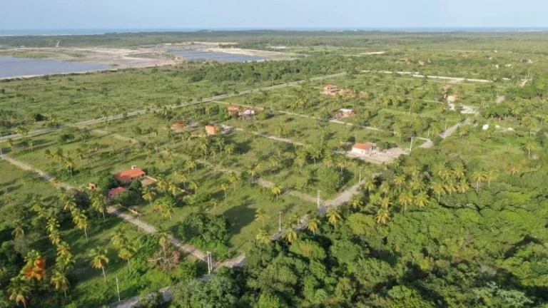 Imagem Terreno em Condomínio a Venda no bairro Centro - Cascavel, CE