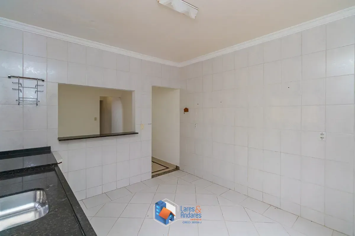 Imagem Sobrado para venda em Jardim Santa Cruz (Campo Grande) com 4 quartos, sendo 1 suíte, 151m²