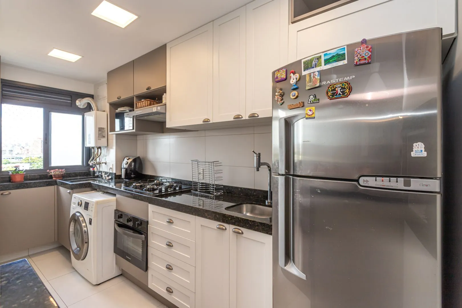 Imagem Apartamento 02 dormit com suíte e 01 vaga, no bairro Azenha, em Porto Alegre.