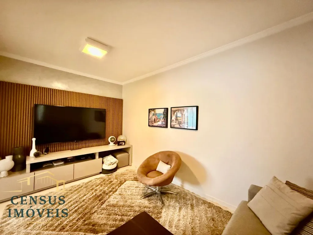 Foto do imóvel: Espetacular Casa em Condomínio à Venda em Vinhedo-SP - Condomínio Marambaia - 4 Quartos, 2 Suítes, 3 Salas, 5 Banheiros, 4 Vagas de Garagem, 530, 14 m². em Condomínio Marambaia