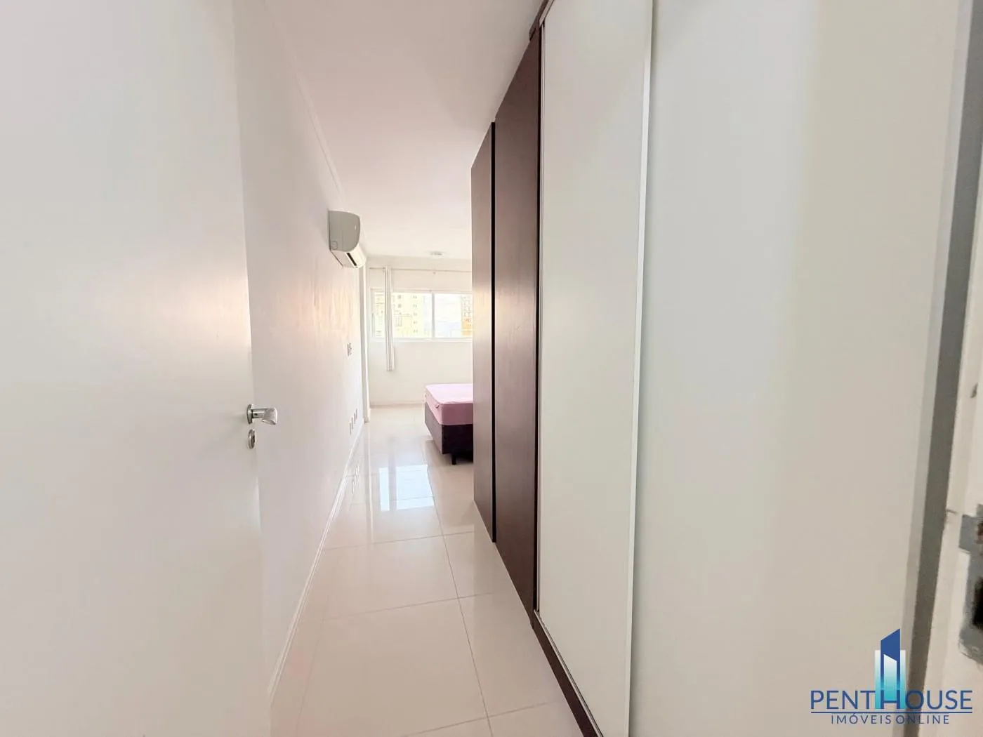Imagem Cobertura para Venda em Balneário Camboriú, CENTRO, 3 dormitórios, 1 suíte, 3 banheiros, 3 vagas