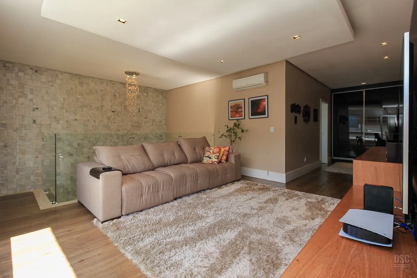 Imagem Casa dos Sonhos em Condomínio Fechado - Conforto, Estilo e Lazer Completo!